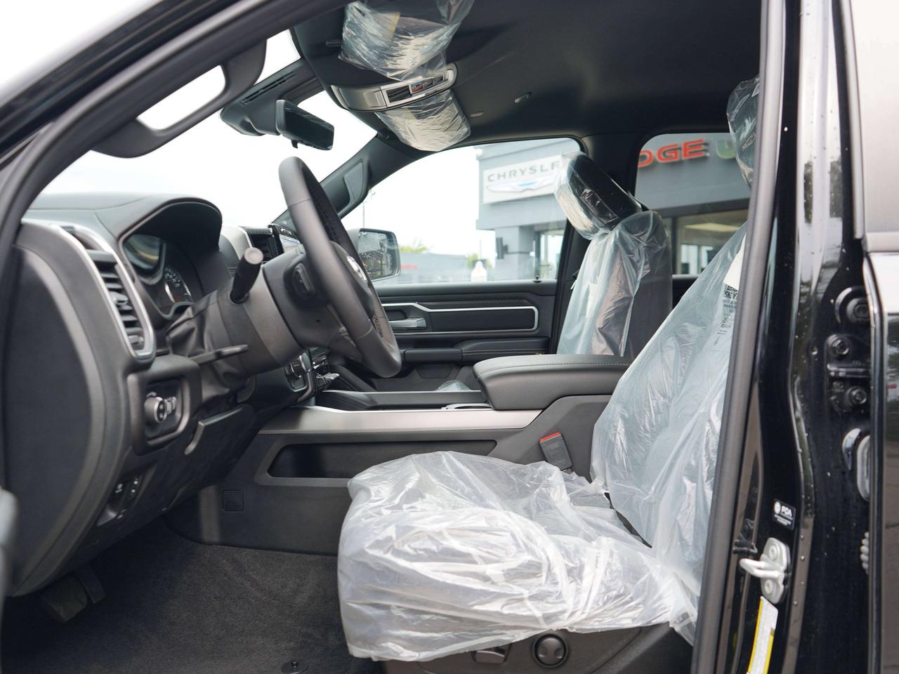 2025 RAM 1500 BIG HORN, Photo