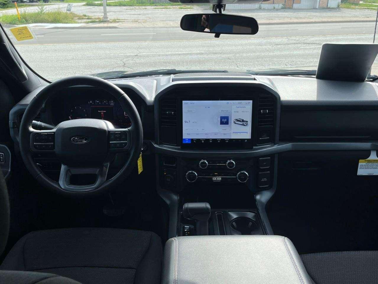 2025 Ford F-150 XLT GREAT ECONOMY LOCAL TRADE Photo