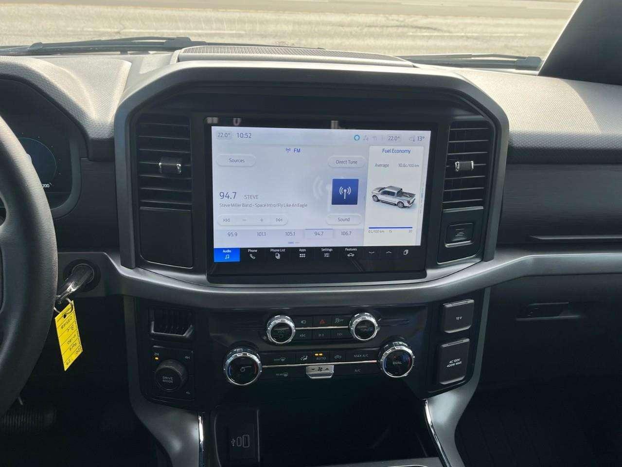 2025 Ford F-150 XLT GREAT ECONOMY LOCAL TRADE Photo