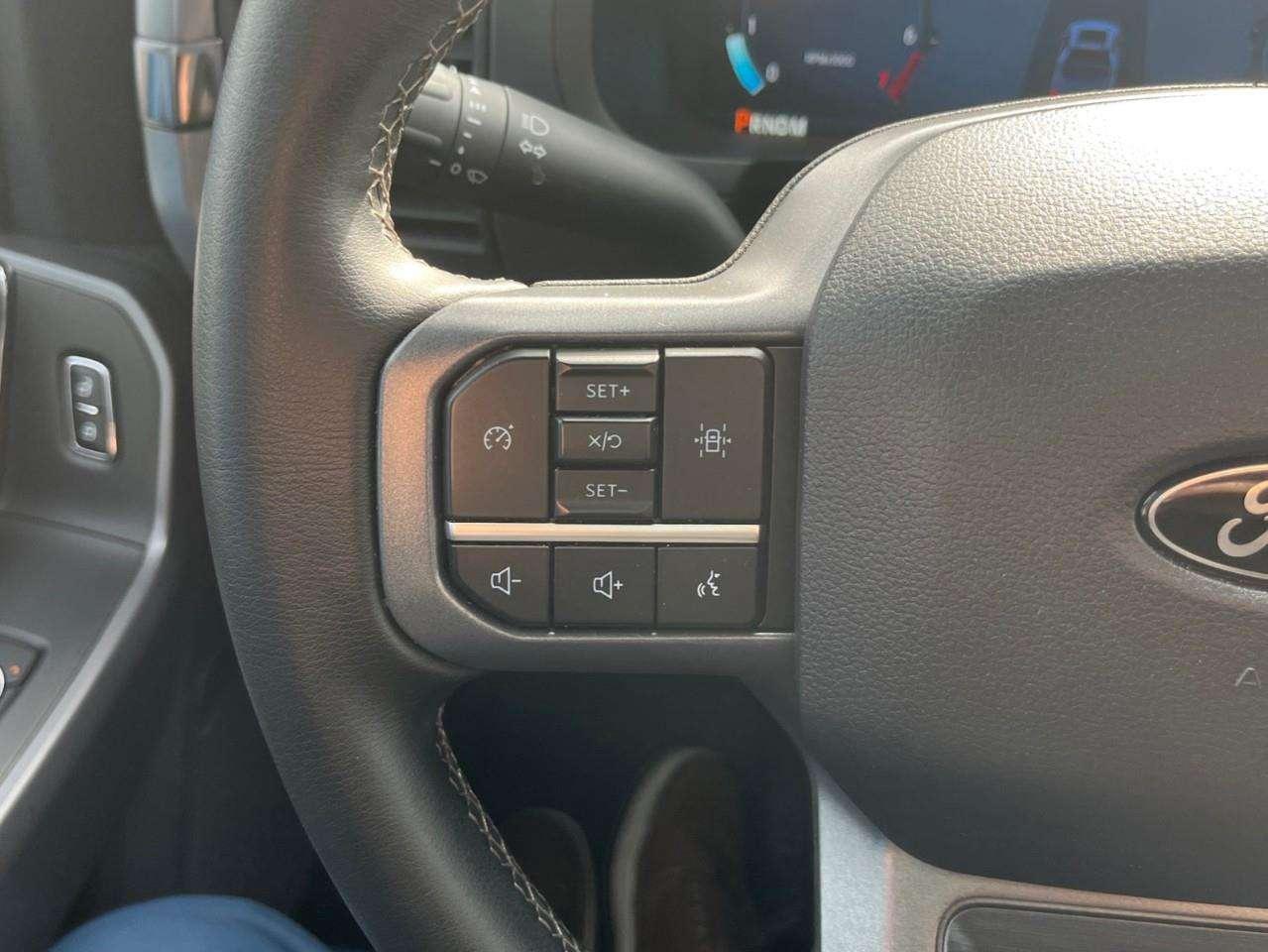 2025 Ford F-150 XLT GREAT ECONOMY LOCAL TRADE Photo