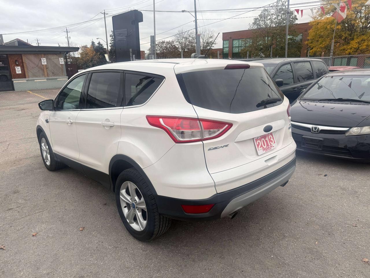 2013 Ford Escape *** 3 YEAR WARRANTY INCLUDED *** Photo
