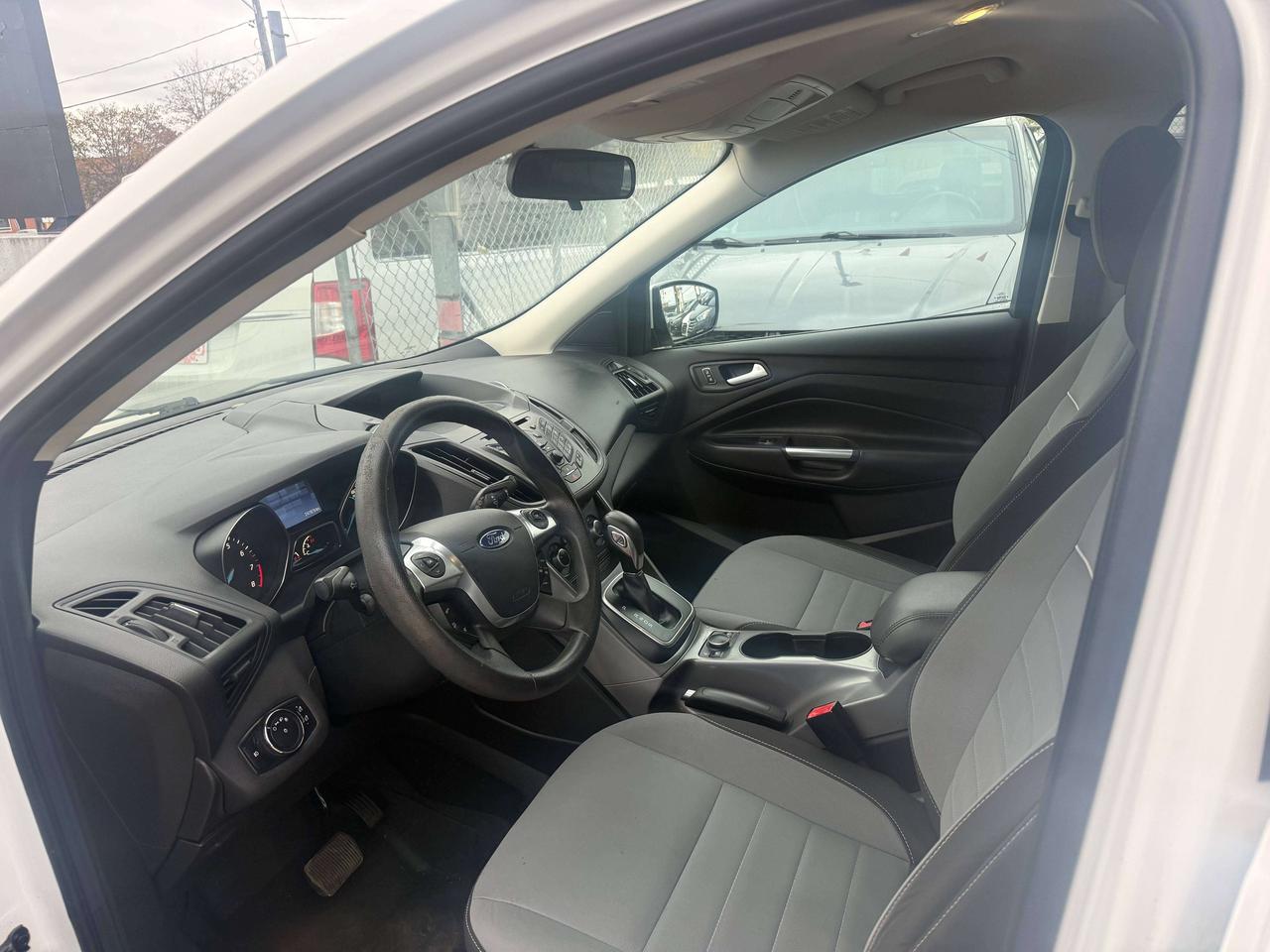2013 Ford Escape *** 3 YEAR WARRANTY INCLUDED *** Photo