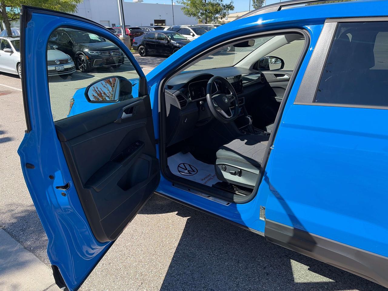 2026 Volkswagen Taos Comfortline Black Edition Photo