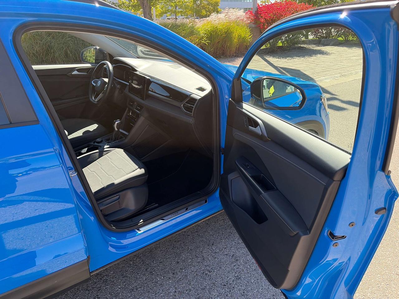 2026 Volkswagen Taos Comfortline Black Edition Photo