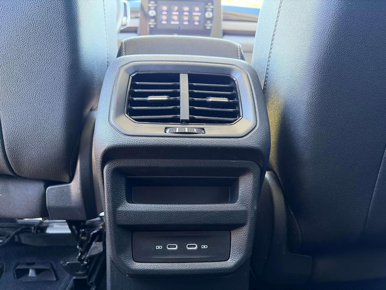 2026 Volkswagen Taos Comfortline Black Edition Photo