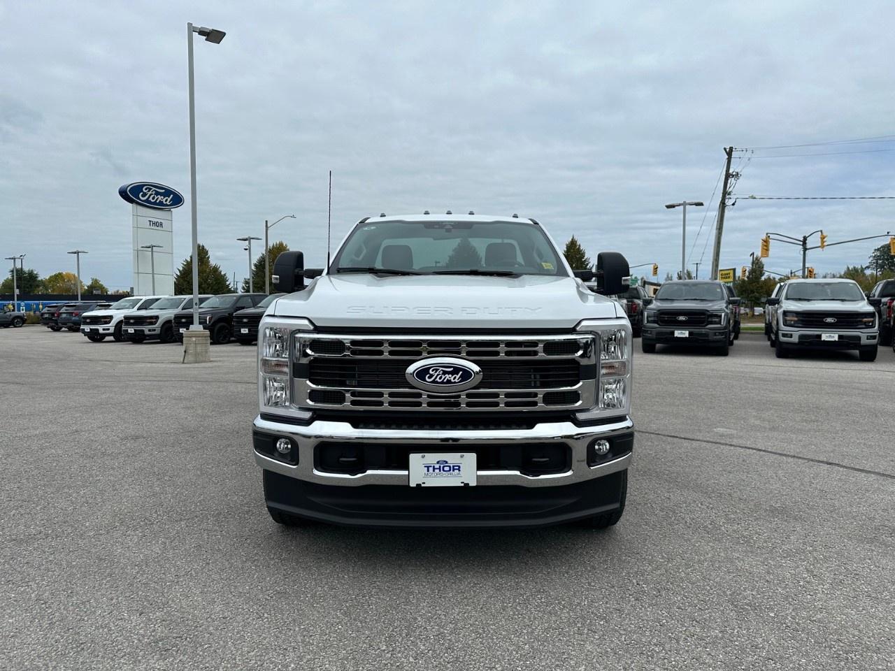 2027 Ford SUPER DUTY F-350 SRW  Photo