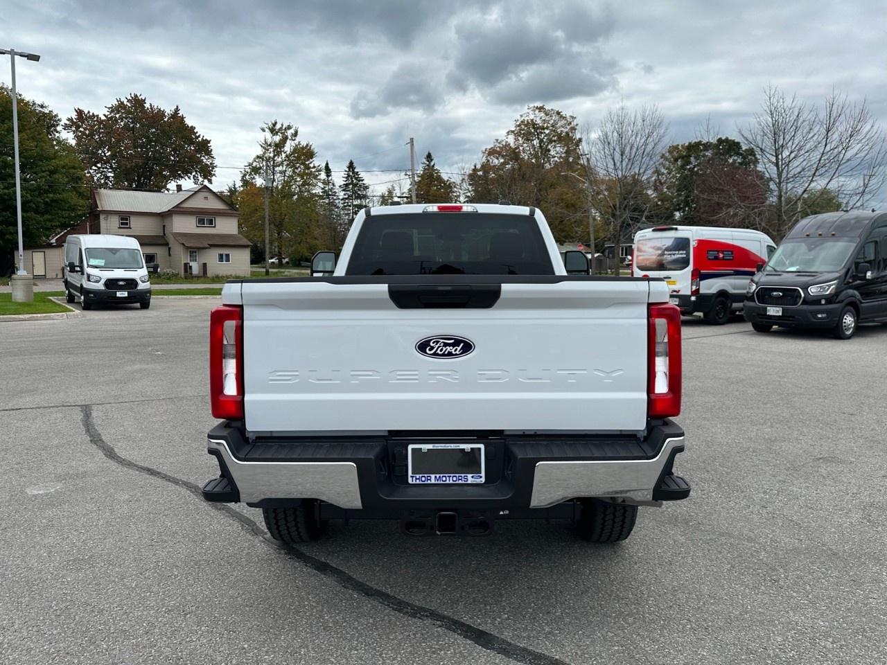 2027 Ford SUPER DUTY F-350 SRW  Photo