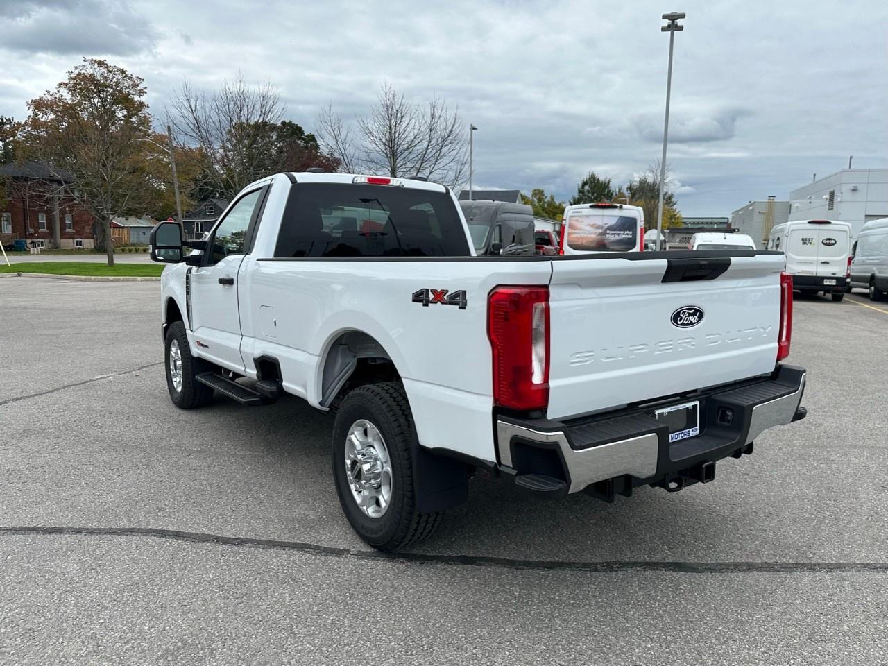 2027 Ford SUPER DUTY F-350 SRW  Photo