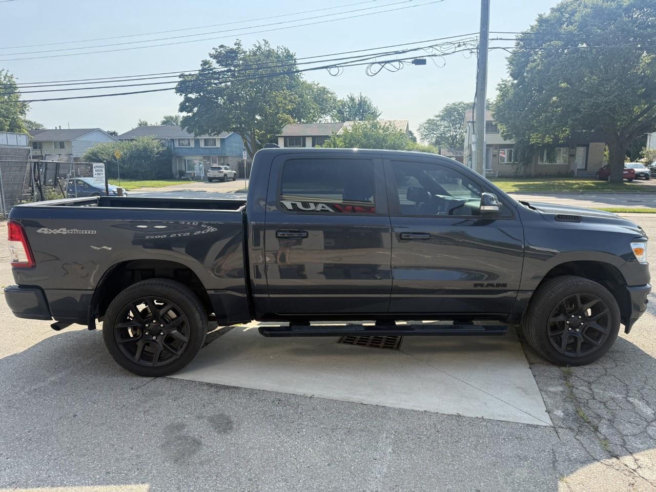 2020 RAM 1500 Big Horn 4x4 Crew Cab 5'7" Box Photo4