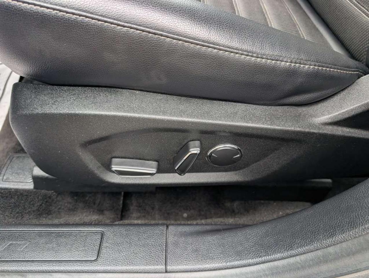 2018 Ford Fusion SE   LEATHER   CAMERA   HTD SEATS Photo
