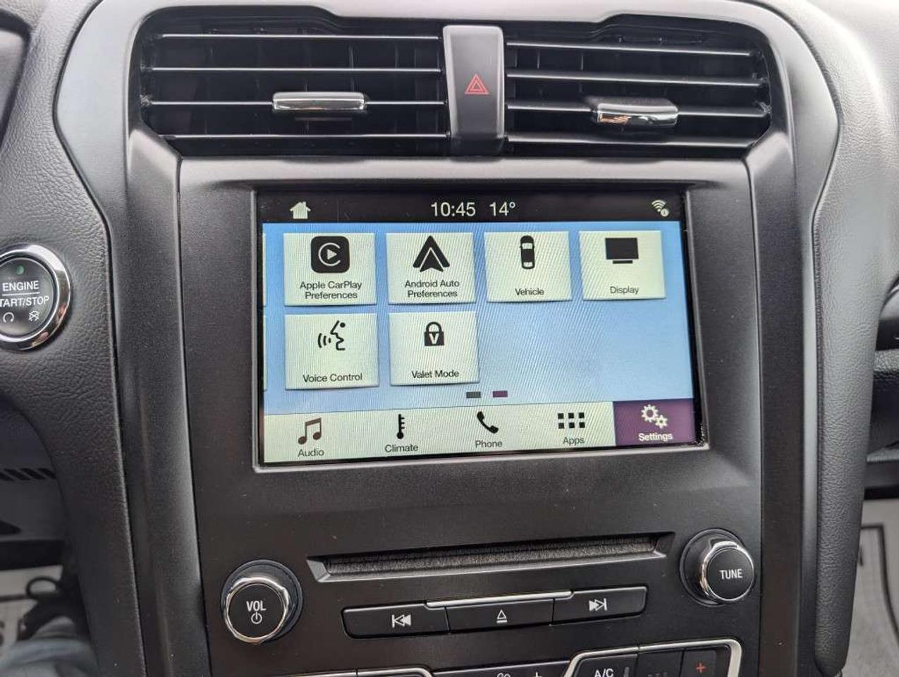 2018 Ford Fusion SE   LEATHER   CAMERA   HTD SEATS Photo