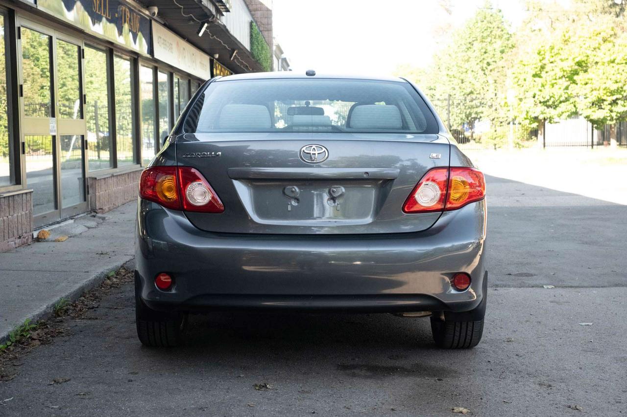 2009 Toyota Corolla LE Photo4
