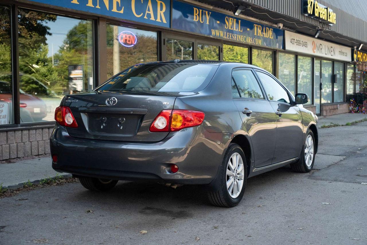 2009 Toyota Corolla LE Photo