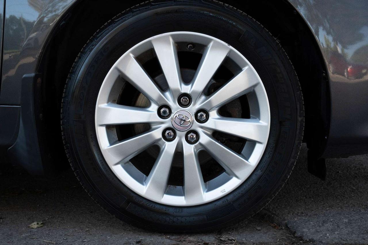2009 Toyota Corolla LE Photo