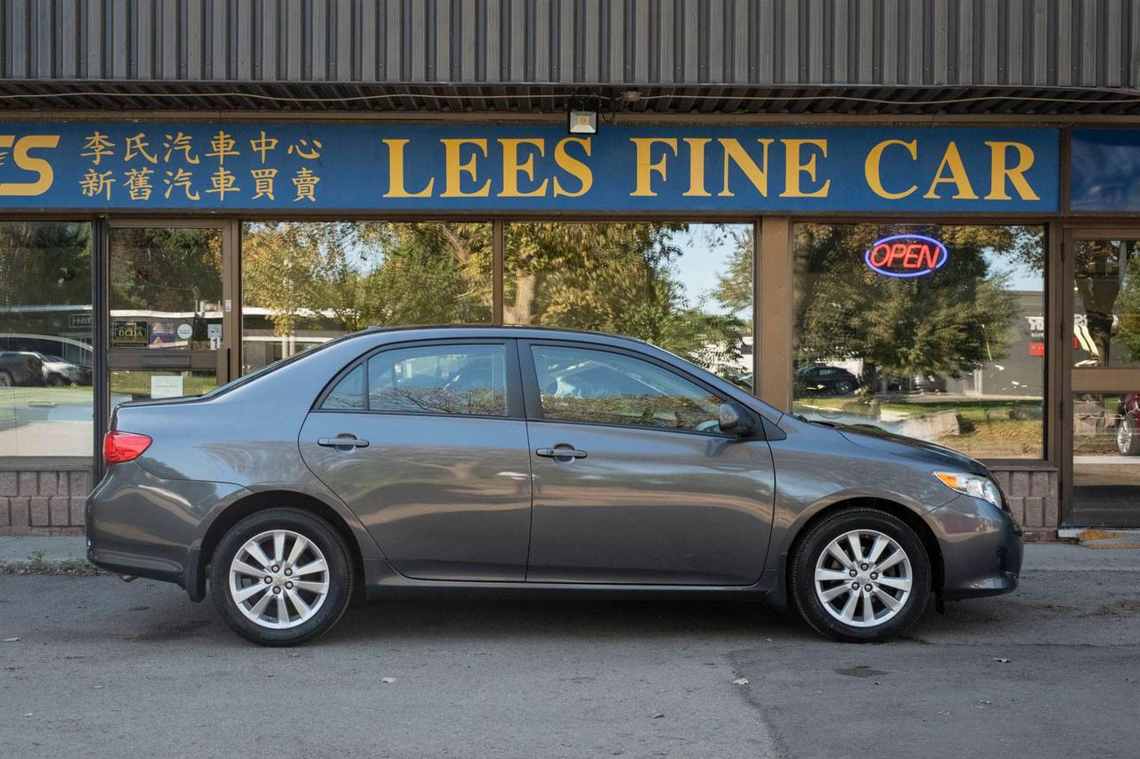 2009 Toyota Corolla LE Photo