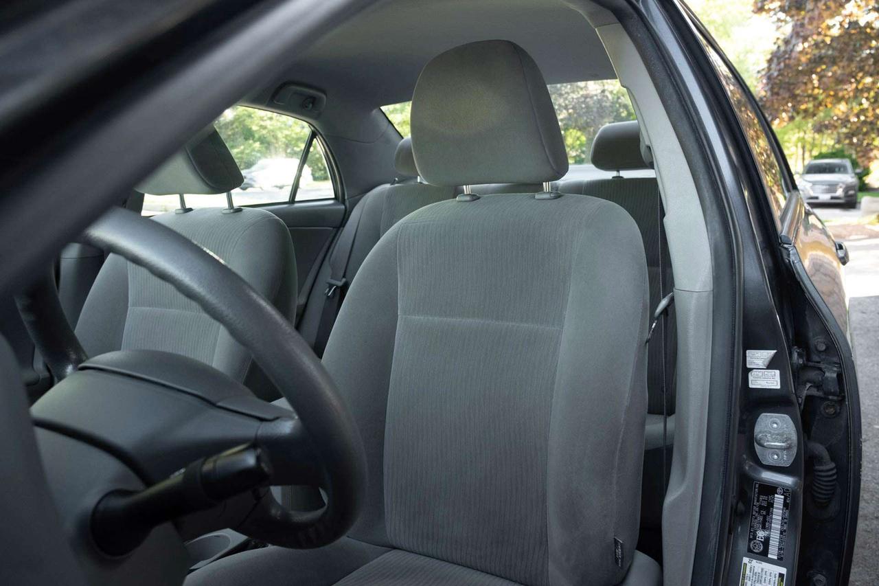 2009 Toyota Corolla LE Photo