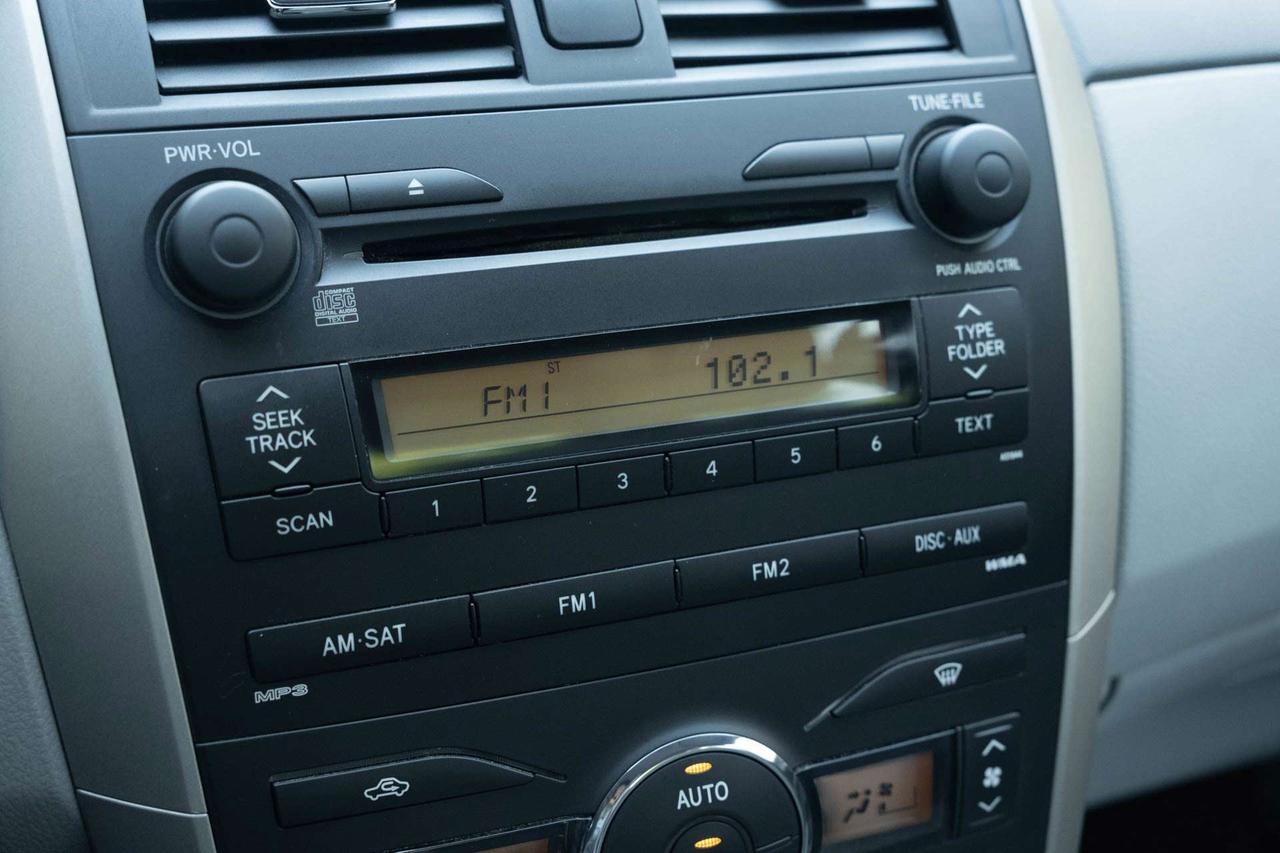 2009 Toyota Corolla LE Photo
