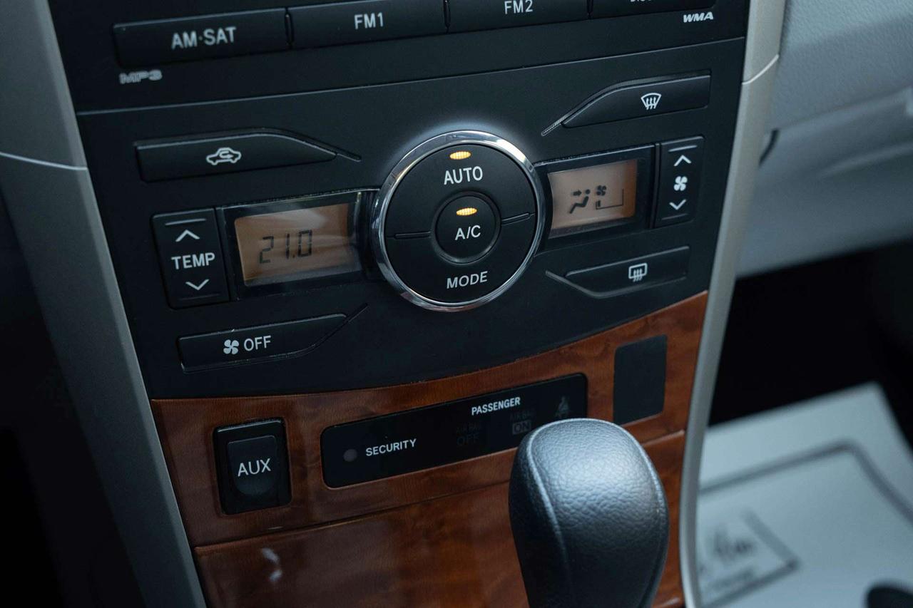 2009 Toyota Corolla LE Photo