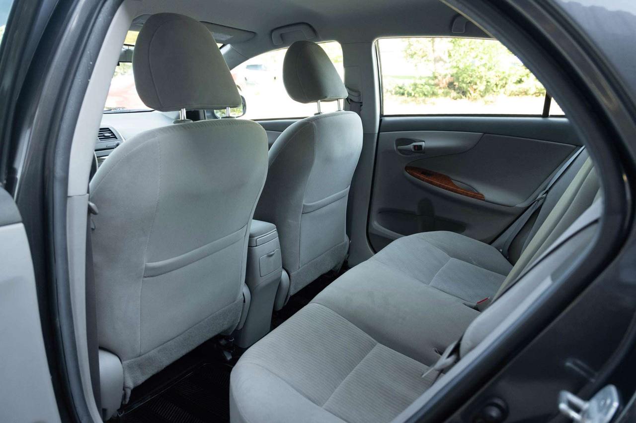2009 Toyota Corolla LE Photo