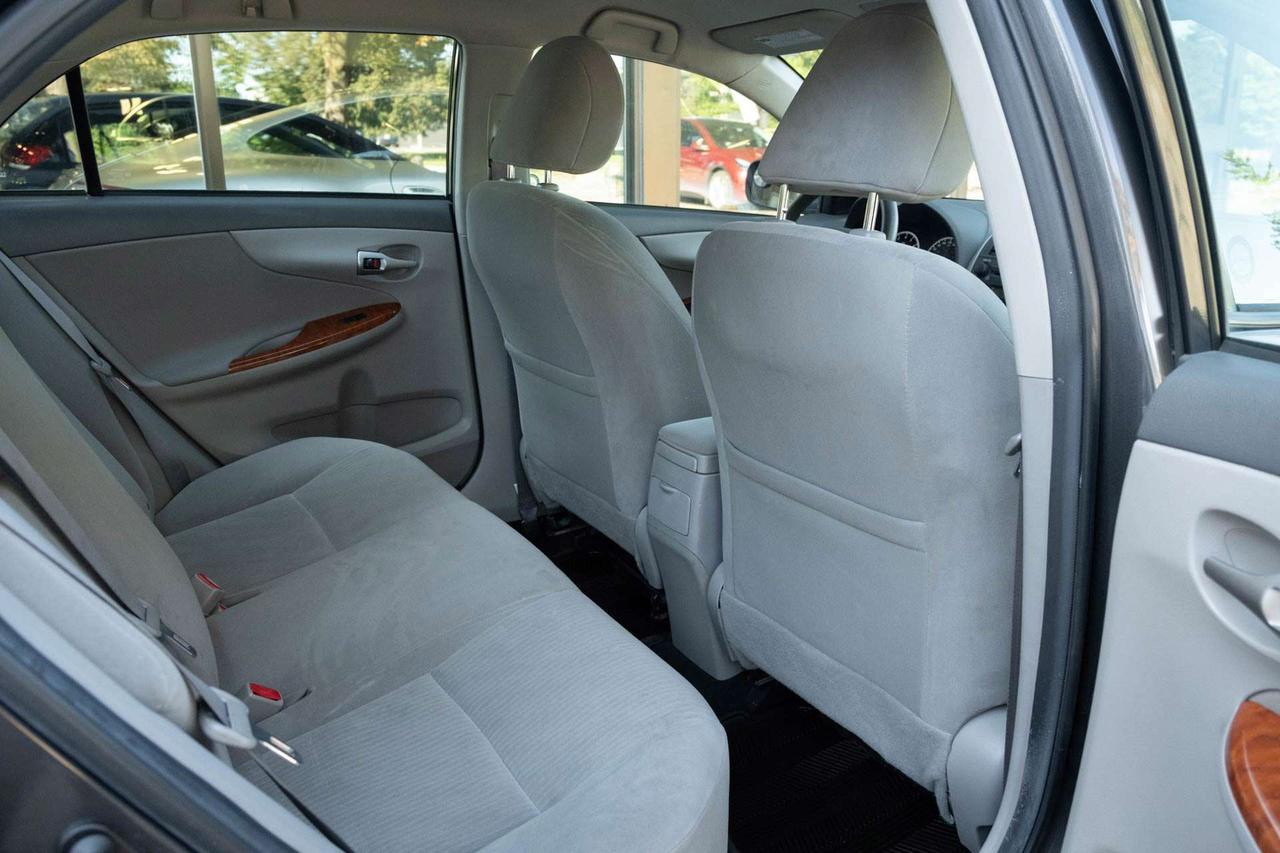 2009 Toyota Corolla LE Photo