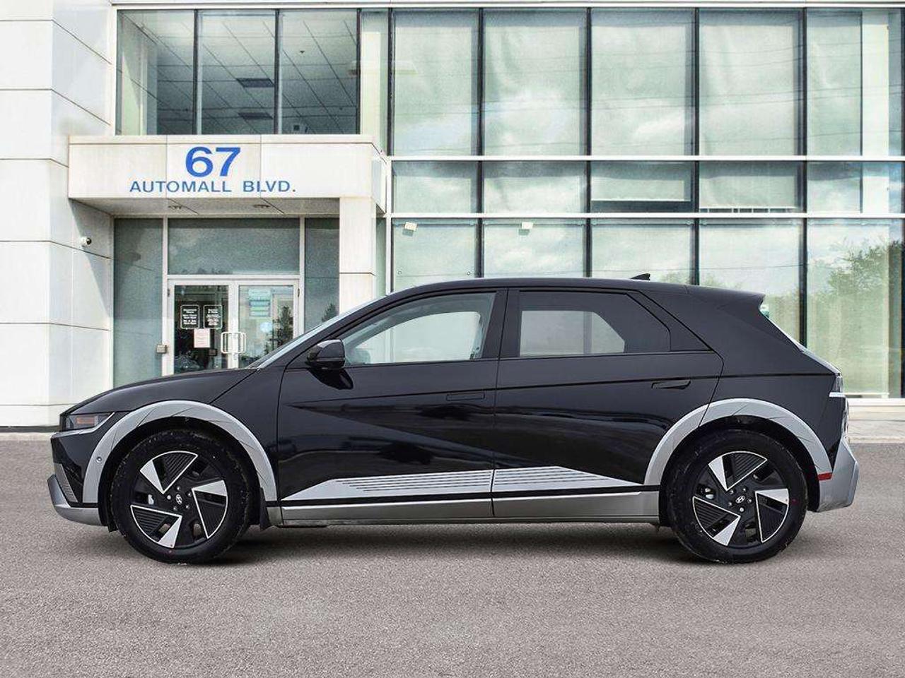 2026 Hyundai IONIQ 5 Preferred AWD Long Range w/Ultimate Pkg demo used Photo5