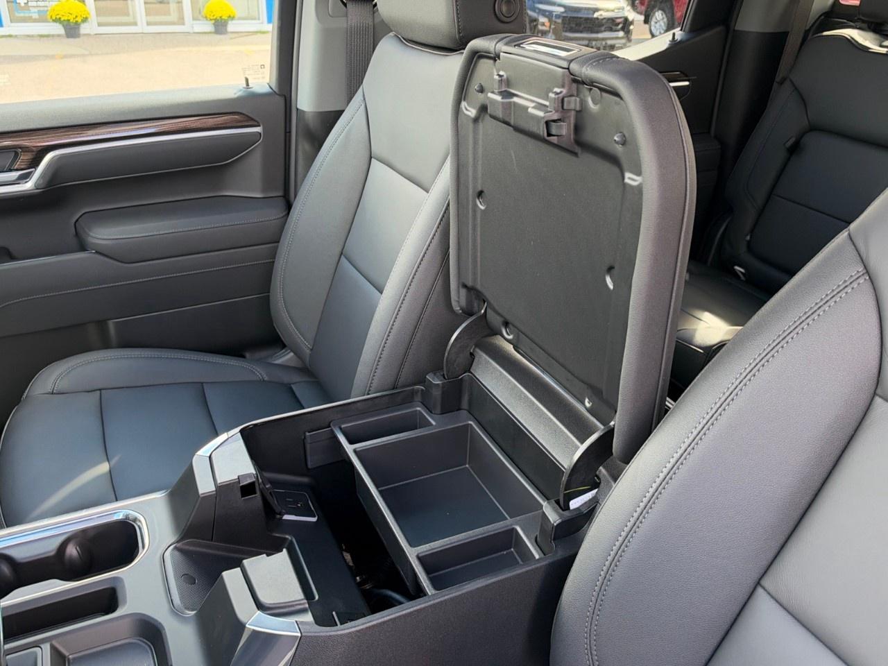 2026 Chevrolet Silverado 1500 Crew Cab Short Box 4-Wheel Drive RST Photo