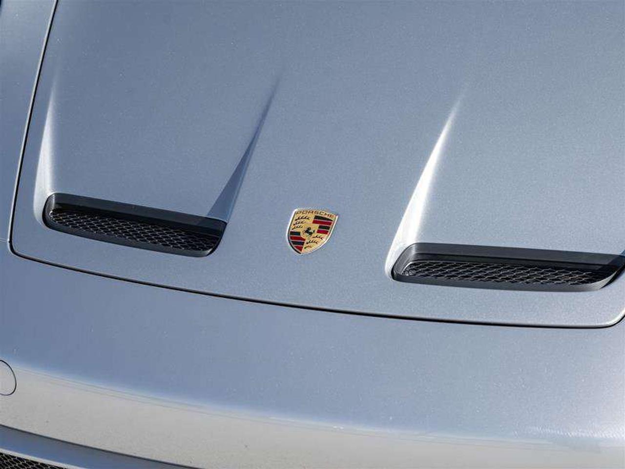 2024 Porsche 911 GT3 Coupe with Touring Package PCCB with Calipers in High Gloss Black LED-Matrix Design Headlights i Photo