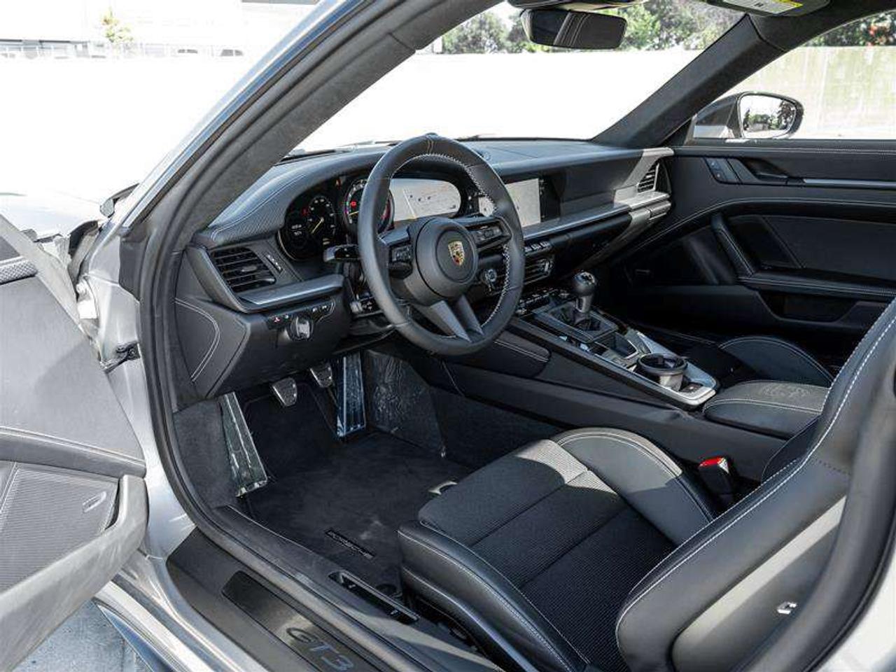 2024 Porsche 911 GT3 Coupe with Touring Package PCCB with Calipers in High Gloss Black LED-Matrix Design Headlights i Photo