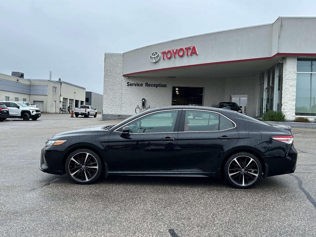 2018 Toyota Camry XSE Photo1