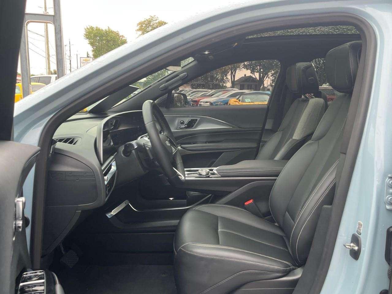 2024 Cadillac LYRIQ TECH ONE OWNER LOCAL TRADE Photo