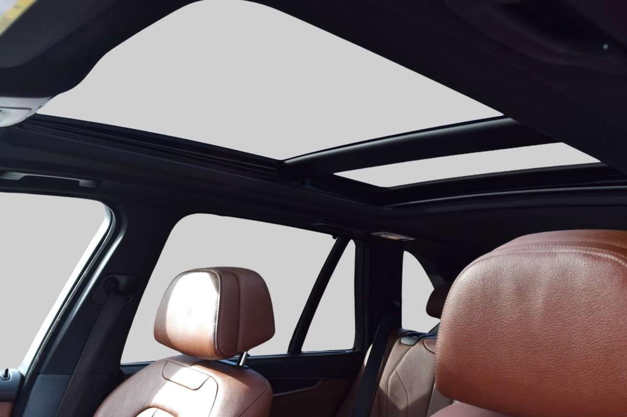 2018 BMW X5 xDrive40e M Pkg Loaded! Photo