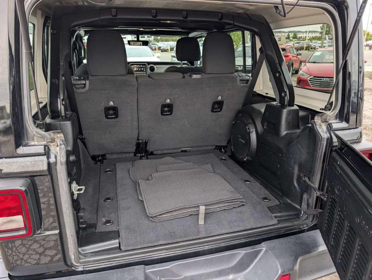 2020 Jeep Wrangler Unlimited Sahara Photo