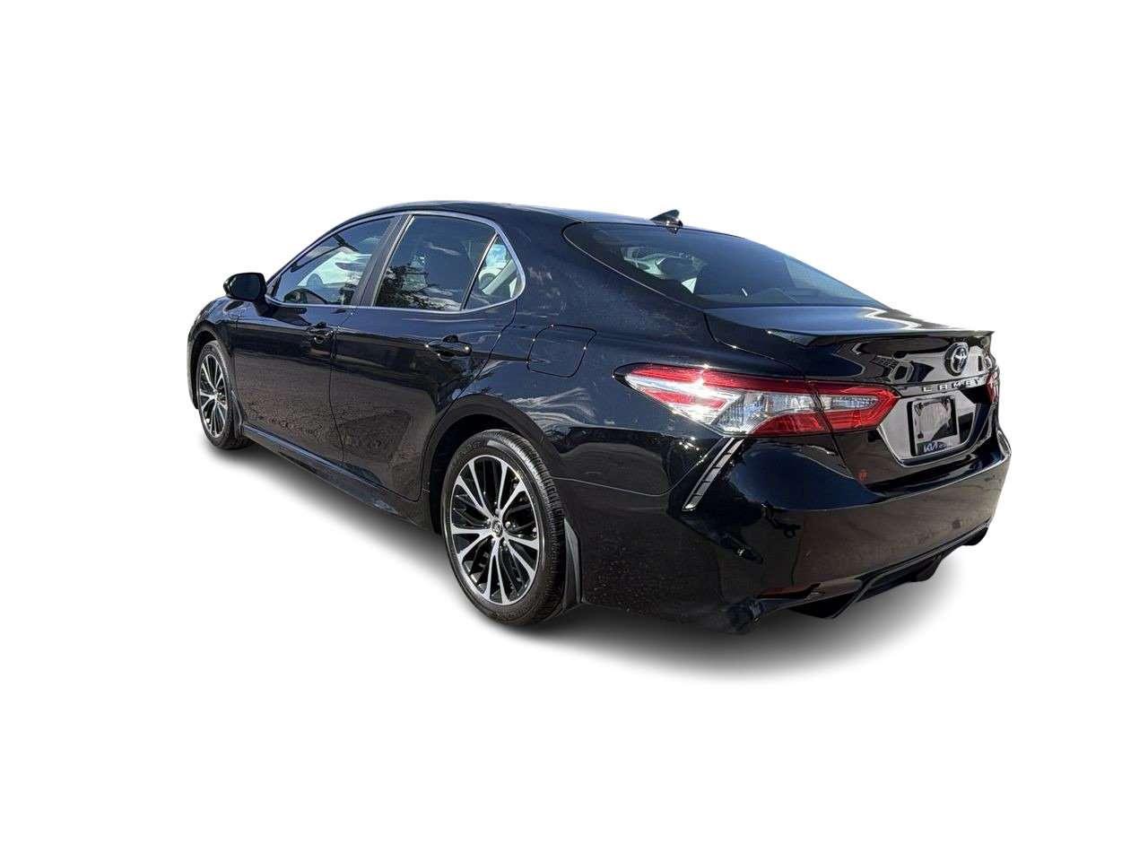 2018 Toyota Camry SE BACKUP CAM   WIRELESS PHONE CHARGER   DRIVE MODE SELECT Photo