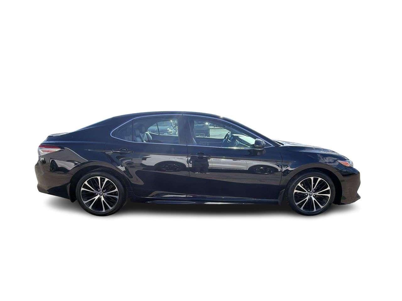 2018 Toyota Camry SE BACKUP CAM   WIRELESS PHONE CHARGER   DRIVE MODE SELECT Photo