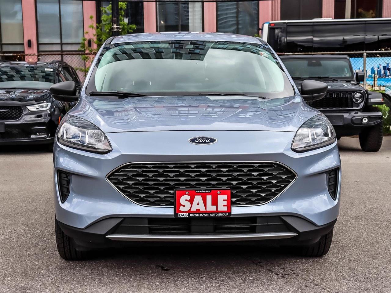 2022 Ford Escape SE AWD Photo1