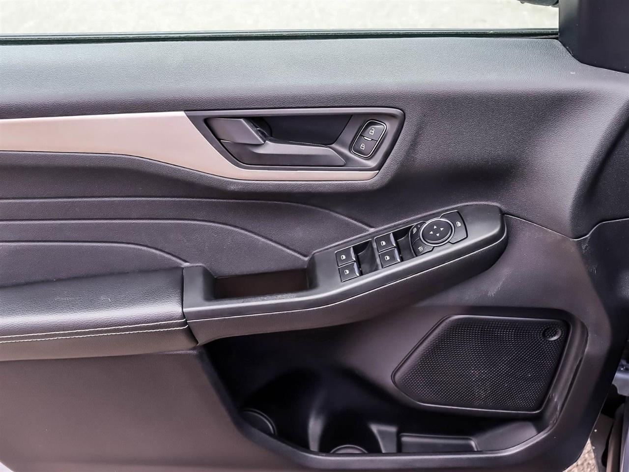 2022 Ford Escape SE AWD Photo