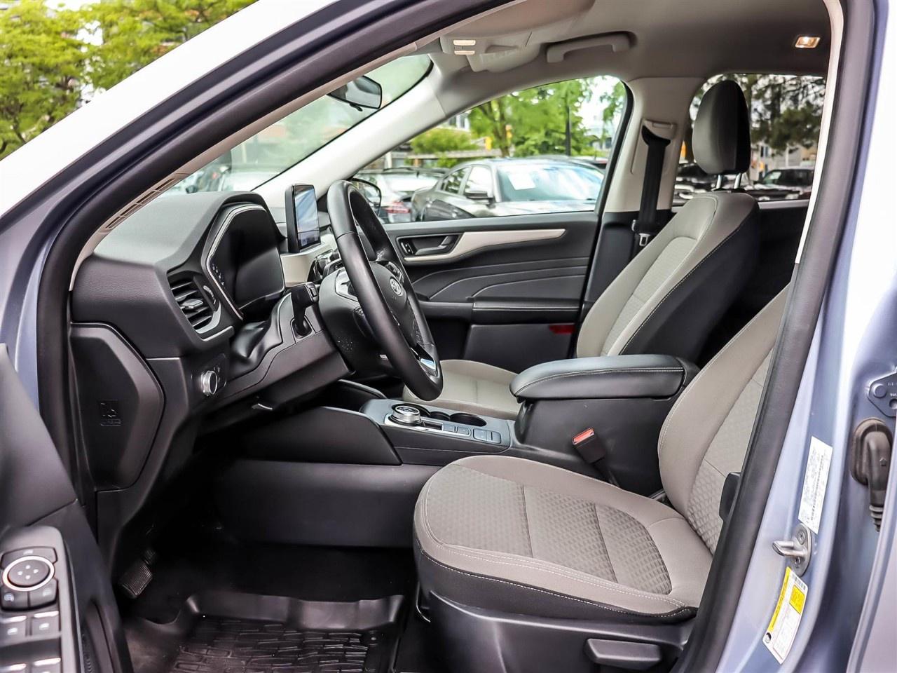 2022 Ford Escape SE AWD Photo