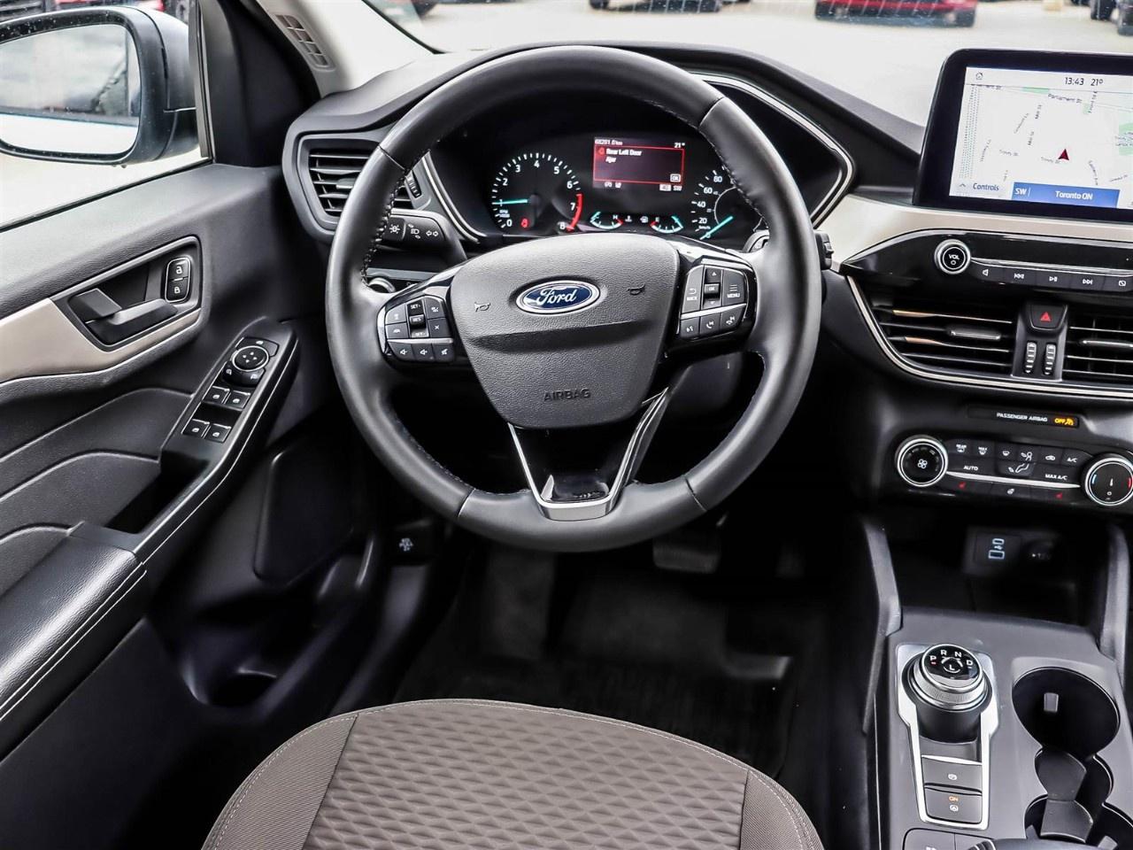 2022 Ford Escape SE AWD Photo