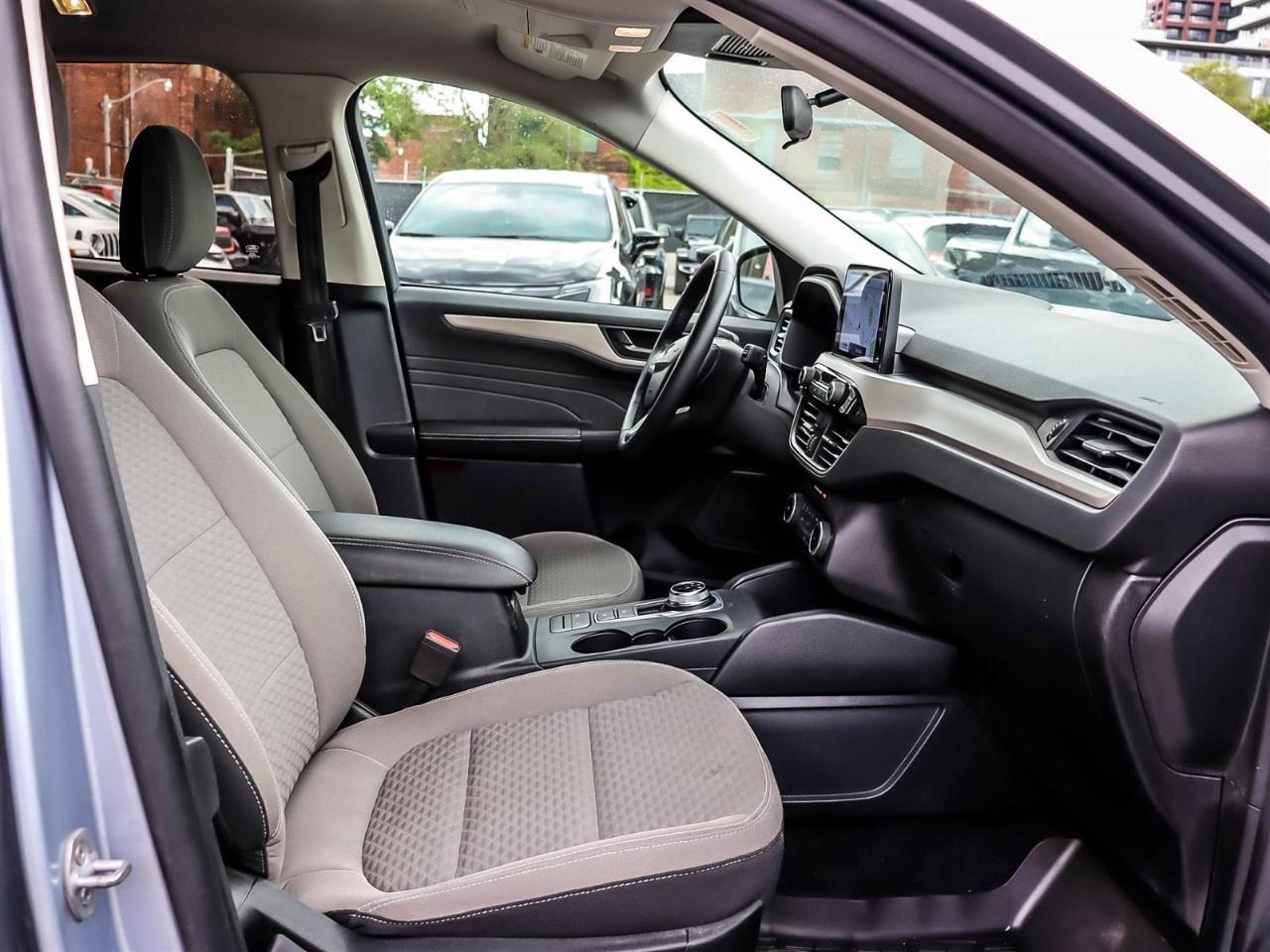 2022 Ford Escape SE AWD Photo
