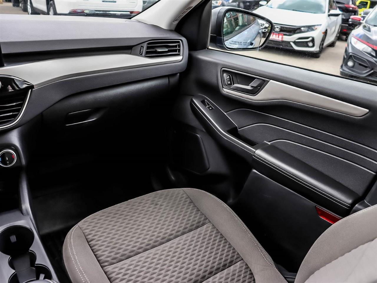 2022 Ford Escape SE AWD Photo