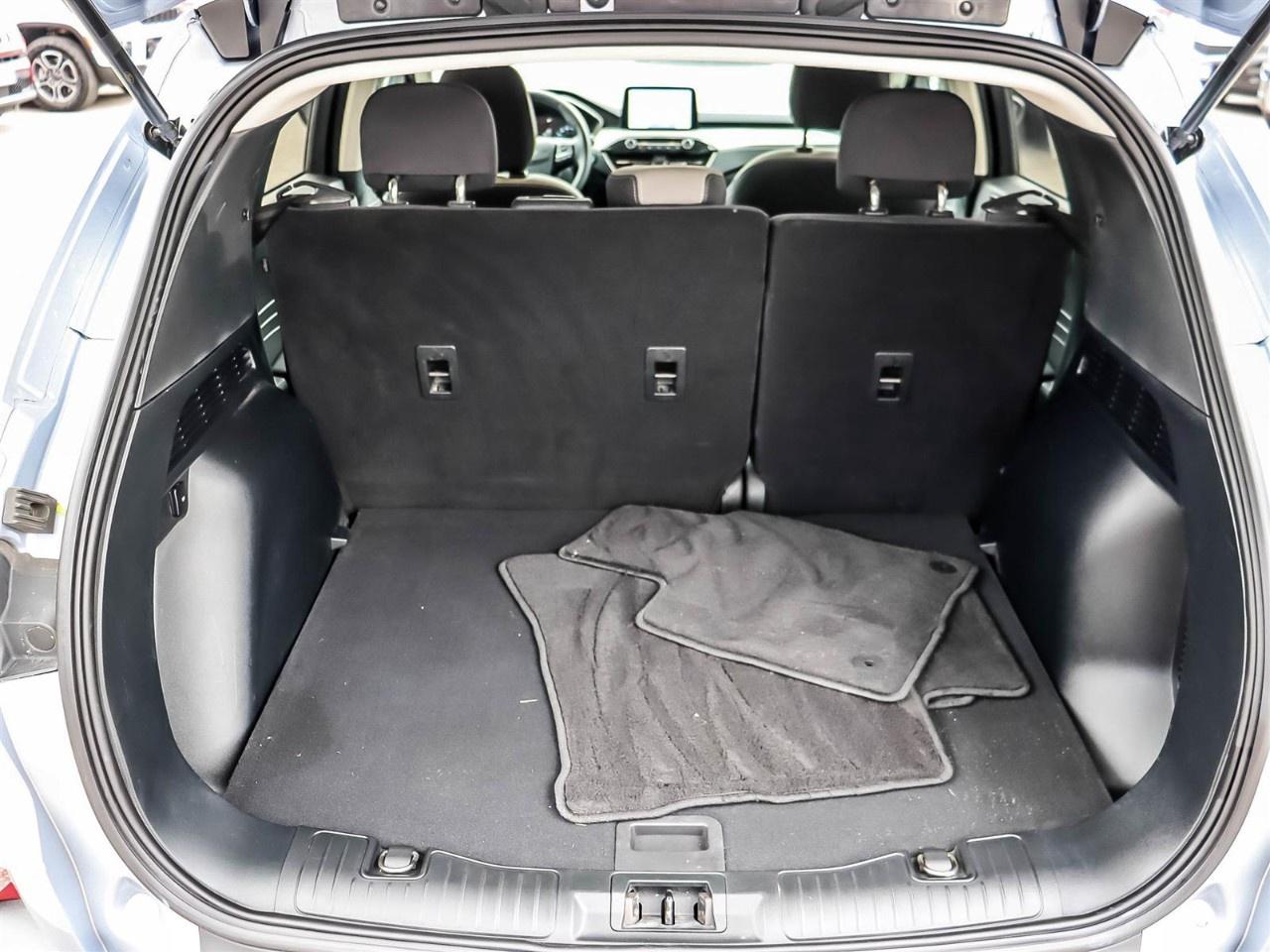 2022 Ford Escape SE AWD Photo