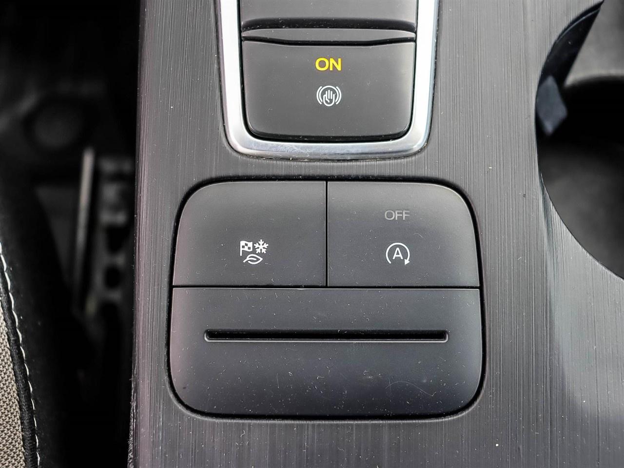 2022 Ford Escape SE AWD Photo