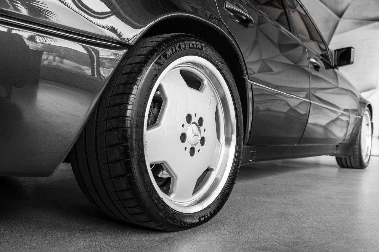 1993 Mercedes-Benz 500 Renntech Photo