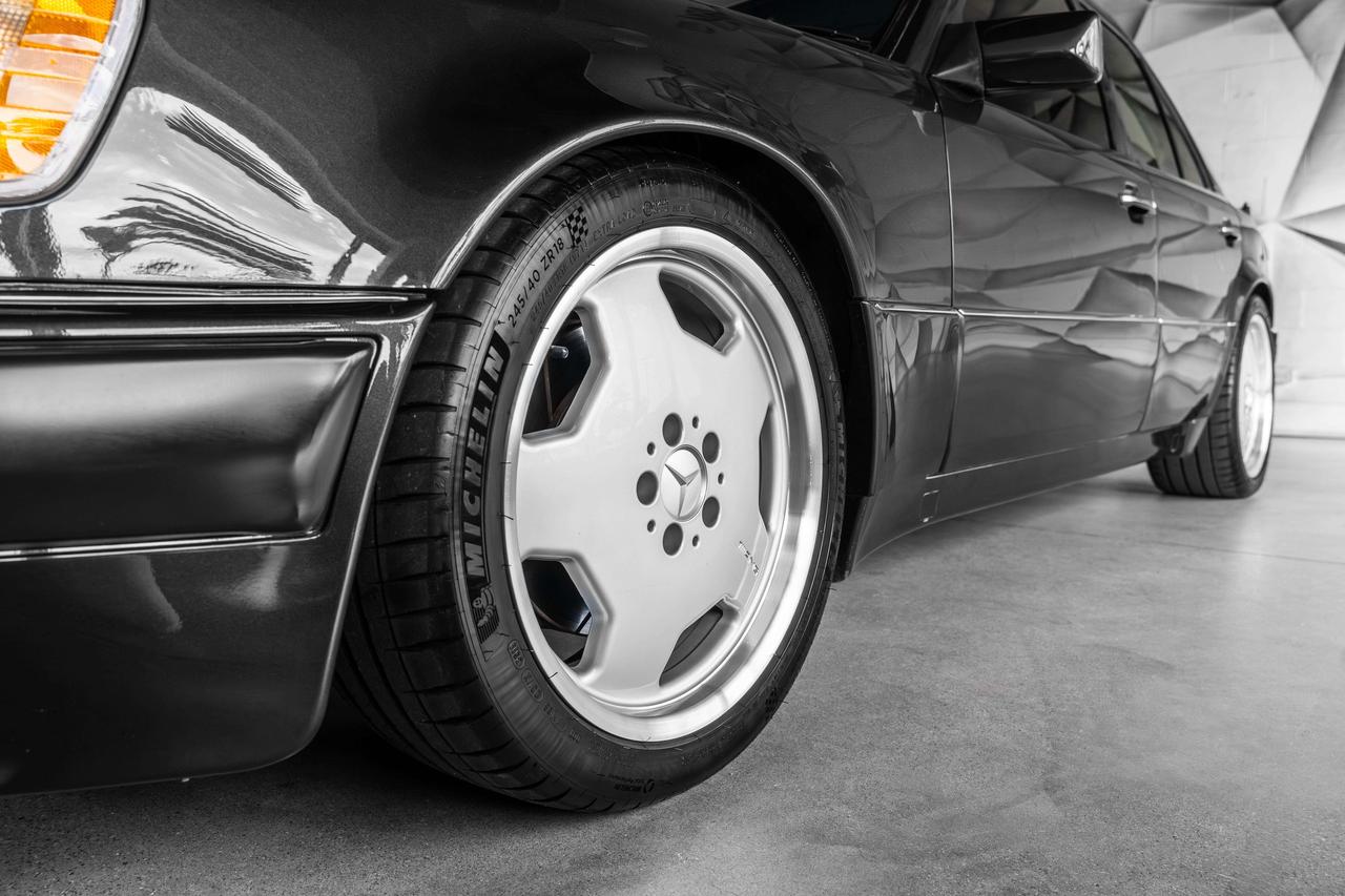 1993 Mercedes-Benz 500 Renntech Photo