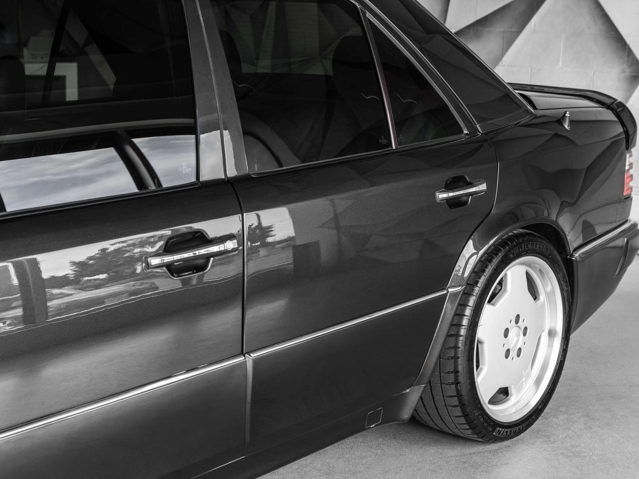 1993 Mercedes-Benz 500 Renntech Photo