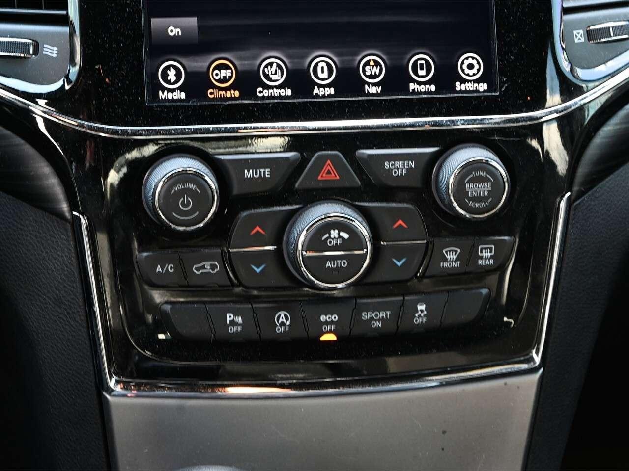 2020 Jeep Grand Cherokee ALTITUDE 4X4 Photo