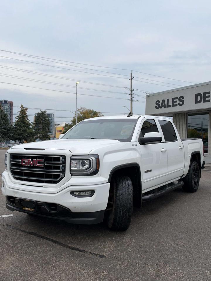 2018 GMC Sierra 1500 4WD Crew Cab 143.5 SLE Photo