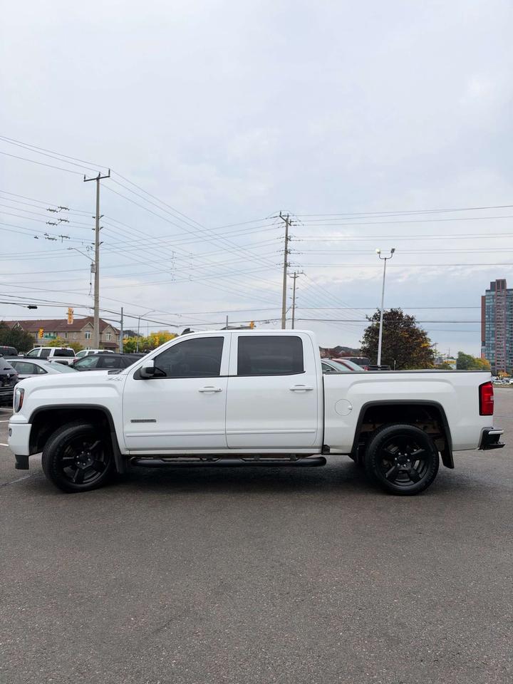 2018 GMC Sierra 1500 4WD Crew Cab 143.5 SLE Photo