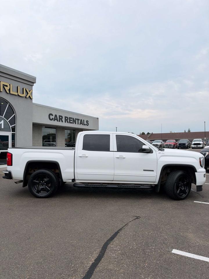 2018 GMC Sierra 1500 4WD Crew Cab 143.5 SLE Photo