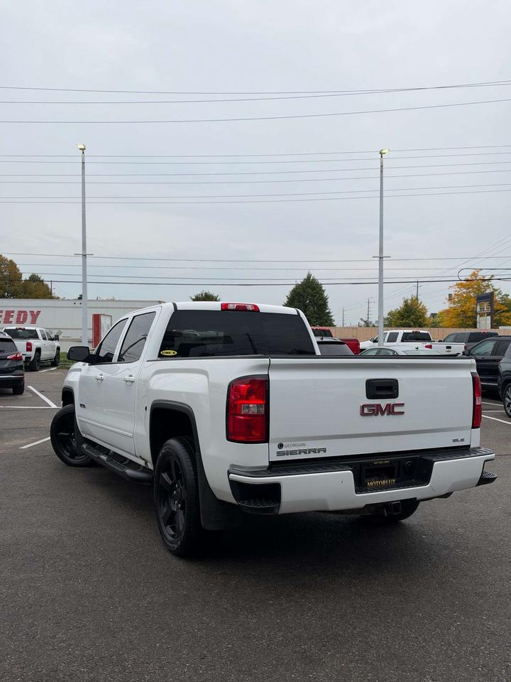 2018 GMC Sierra 1500 4WD Crew Cab 143.5 SLE Photo